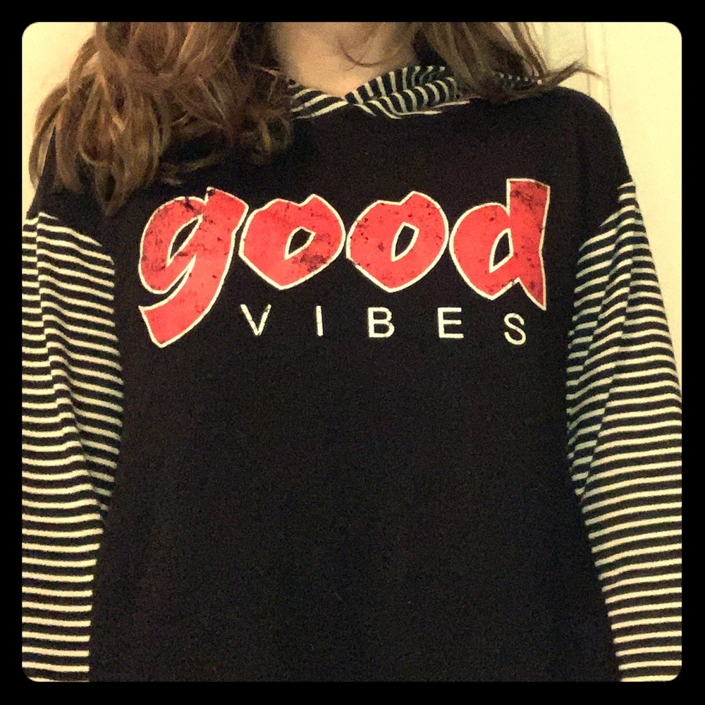 Good vibes hooded cropped sweatshirt